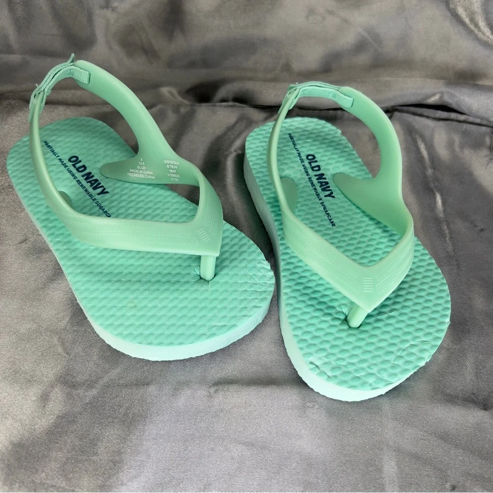 Old Navy Flip Flops Toddler‎ Unisex Size 5 Mint Green Elastic Back Strap Beach